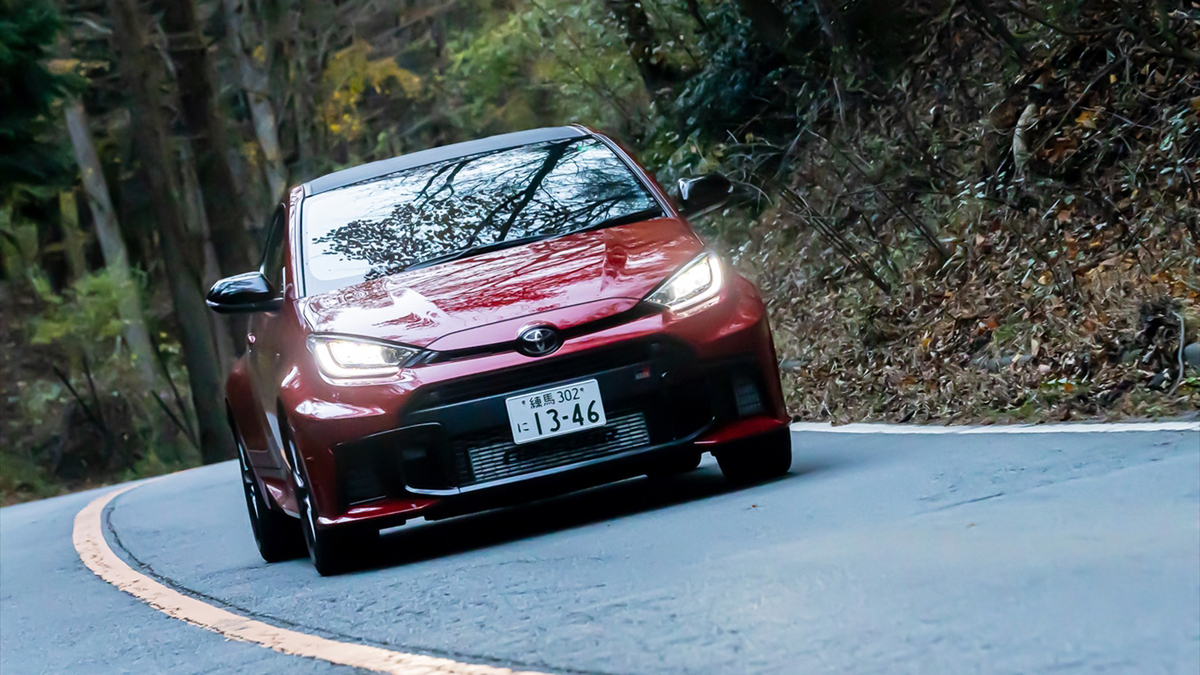 ヤリス！ AURA！ FIT！ 新時代国産ホットハッチ3台を乗り比べてわかったメーカー思想の違い (1/3)