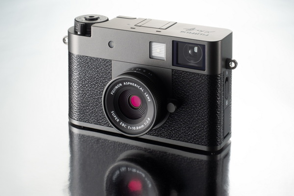 写真好きに人気沸騰のフィルムカメラ型デジカメ=富士フイルム「X half」実写レビュー