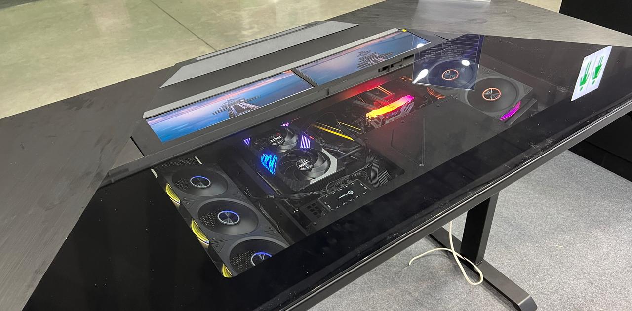 机がまんまPCケースになった、真のゲーミングデスク。その名も｢Gaming Desk｣#COMPUTEX