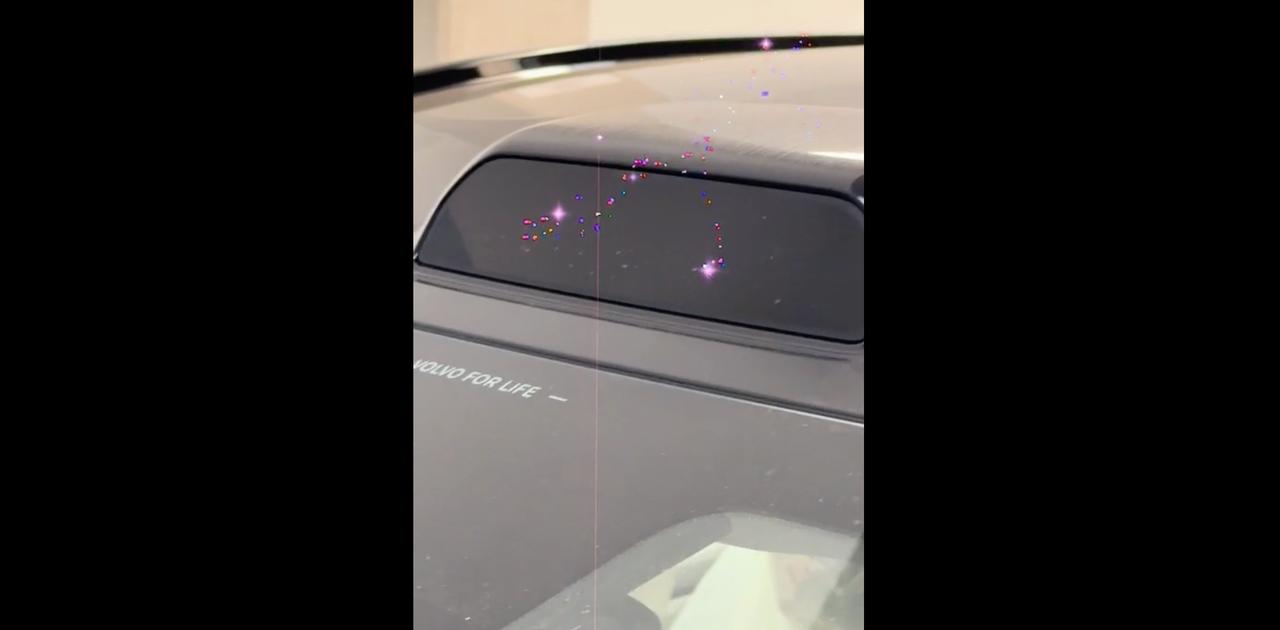 自動運転車を見かけても、スマホで写真を撮るのはやめよう