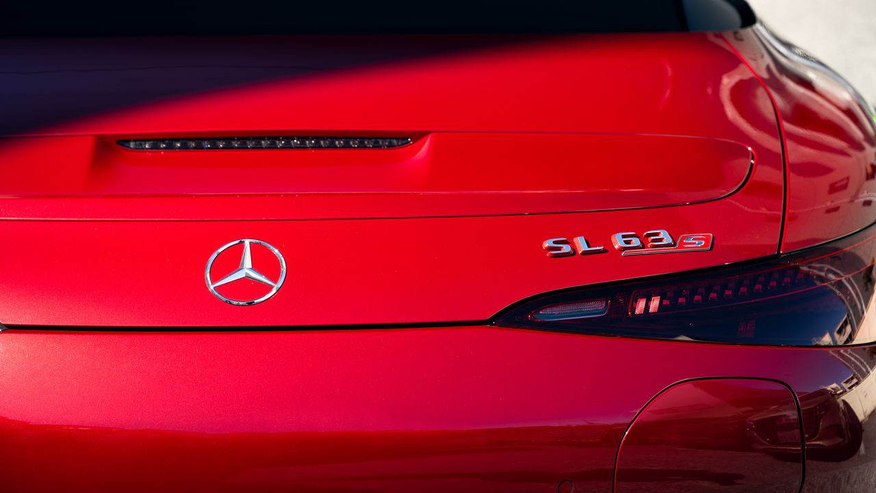 華麗なる1台──新型メルセデスAMG SL63 S Eパフォーマンス試乗記