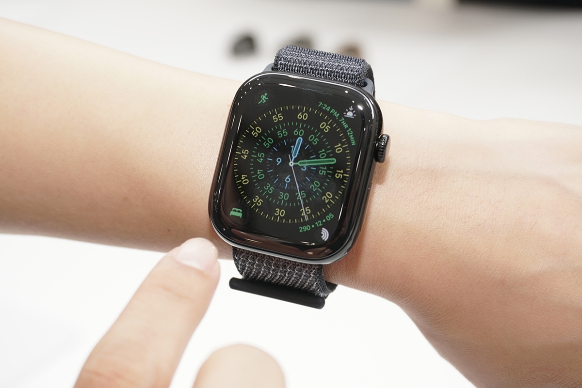 触ってわかった！Apple Watch SE3のオトク感　高速充電とジェスチャー操作で日常が変わる予感
