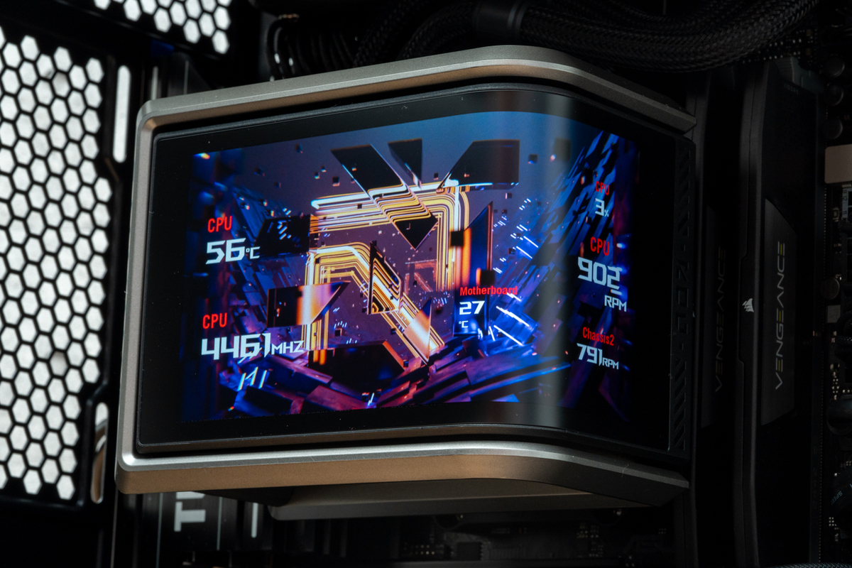 どこよりも早くレビュー！ 期待度MAXのL字型ディスプレー搭載水冷ユニット「ROG Ryuo IV SLC 360 ARGB」 (1/5)