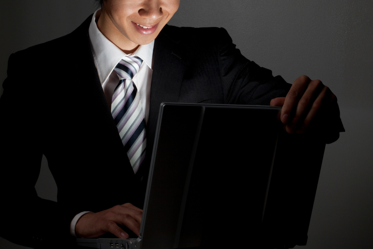 「顧客リストの持ち出し」対策は難しい…　内部不正の“抜け穴”をふさぐには？ (1/3)