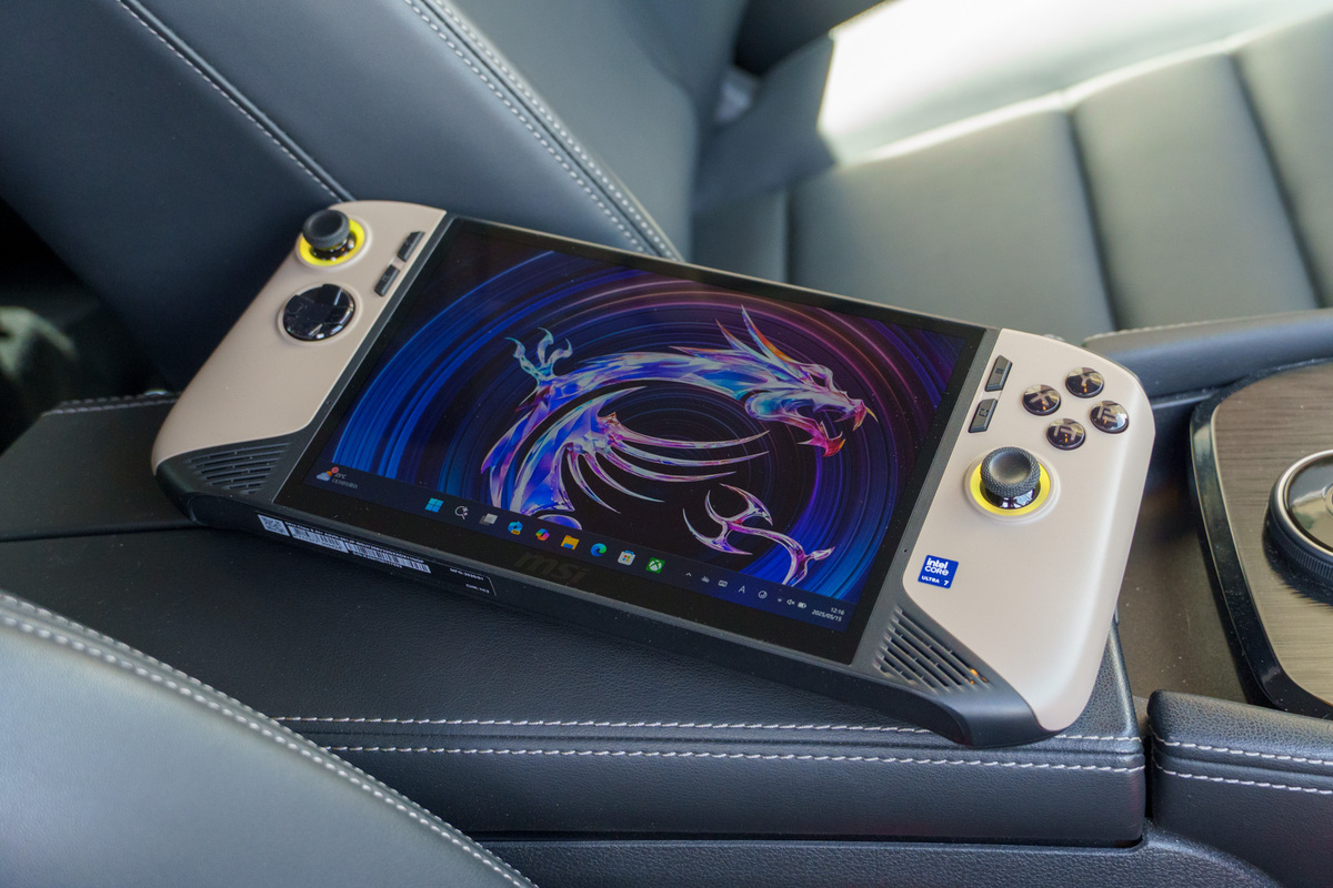 これは欲しい！Core Ultra 7 258V搭載で性能アップ、操作も向上、大幅刷新した最新のポータブルゲーミングPCレビュー (1/3)