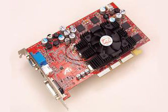 バッファがあふれると性能が低下する爆弾を抱えるもライセンスが無料で広く普及したAGP　消え去ったI/F史 (1/3)