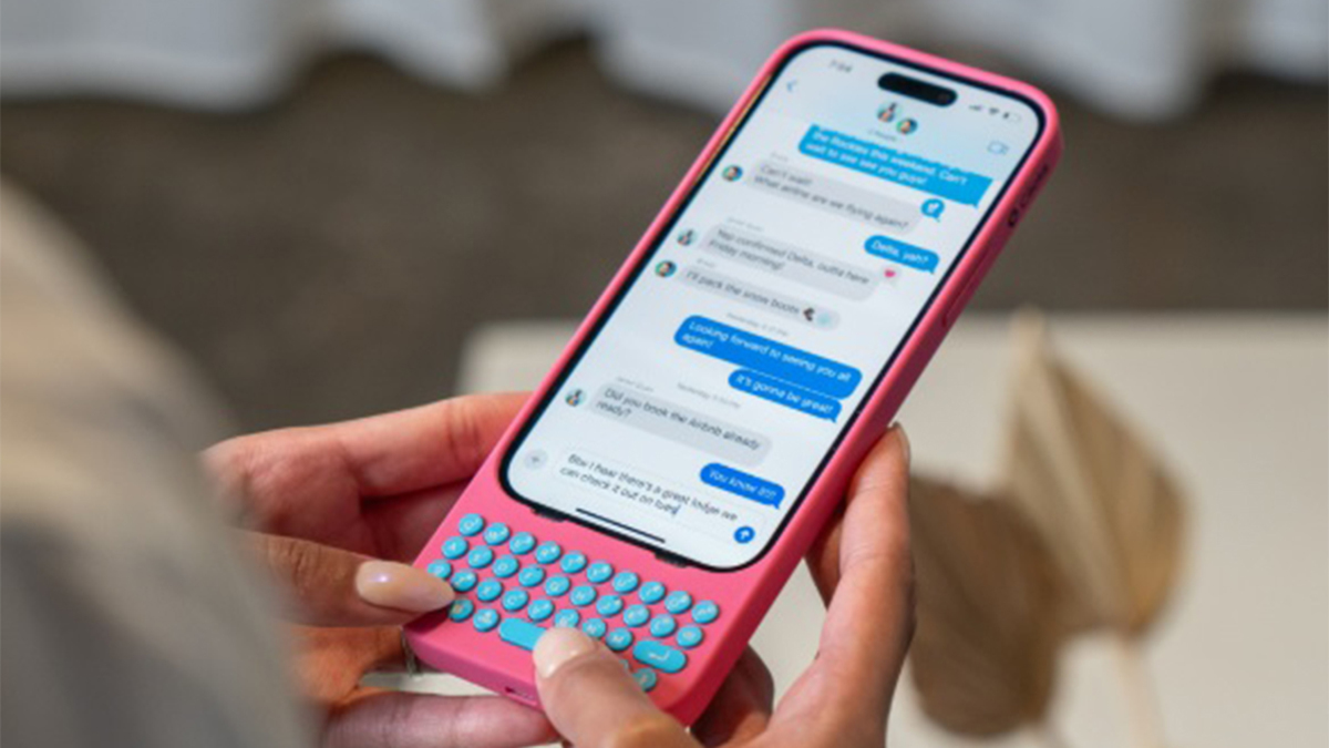 明らかにマニアが作ったアクセサリー、俺のiPhoneがまるでBlackBerryになっちゃうスマホケース (1/4)