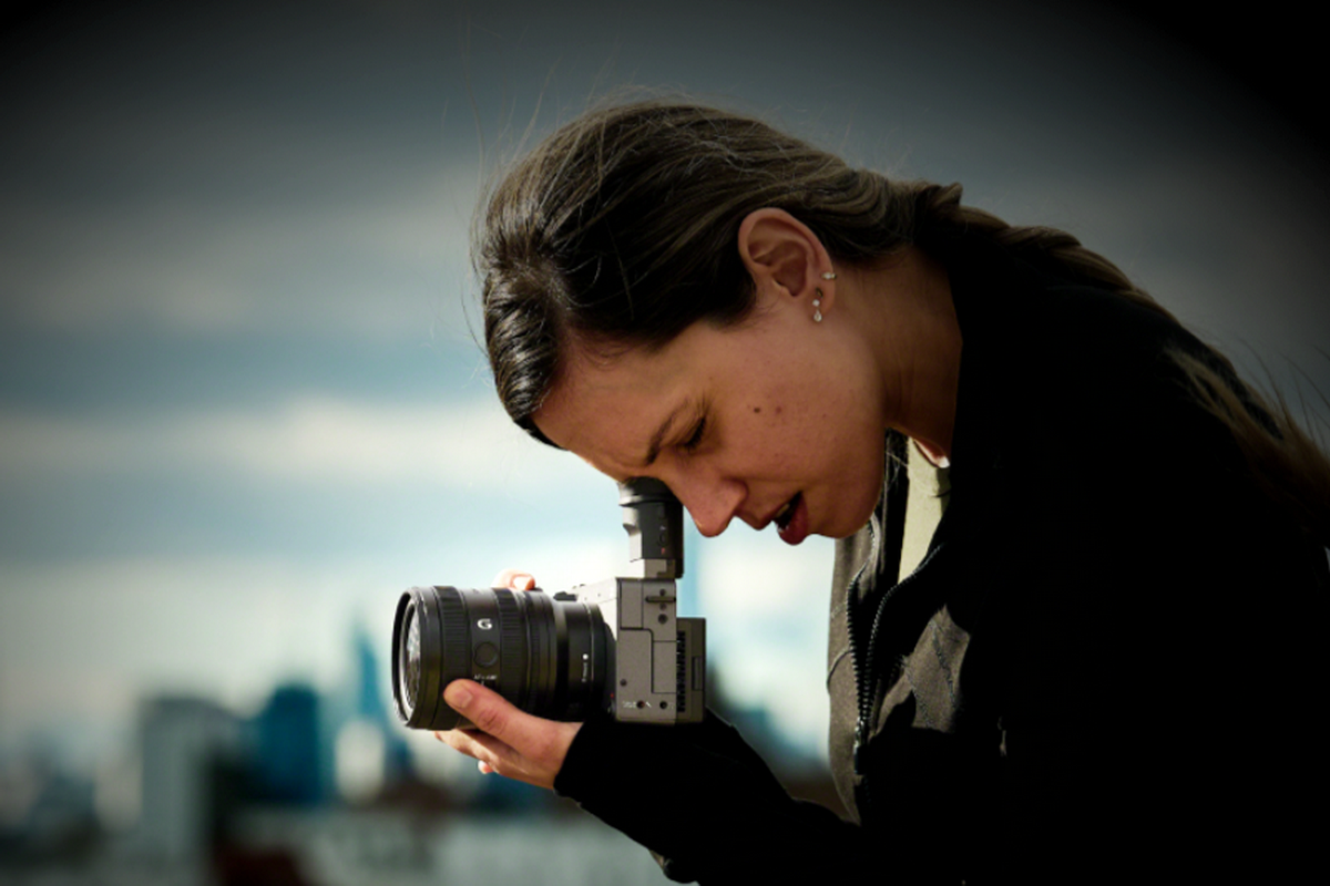 ソニーが40万円台で買える最高性能＆小型軽量のフルサイズ･シネカメラ=「FX2」発表